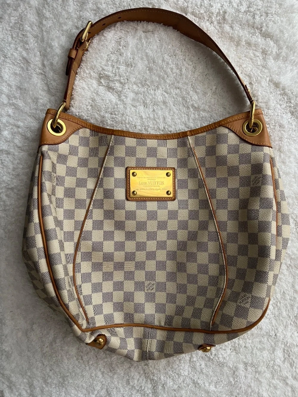 Louis Vuitton thia purse